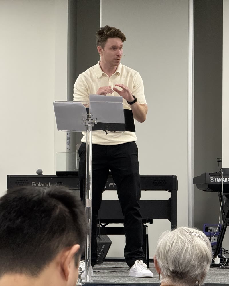Jay Irwin addressing an audience